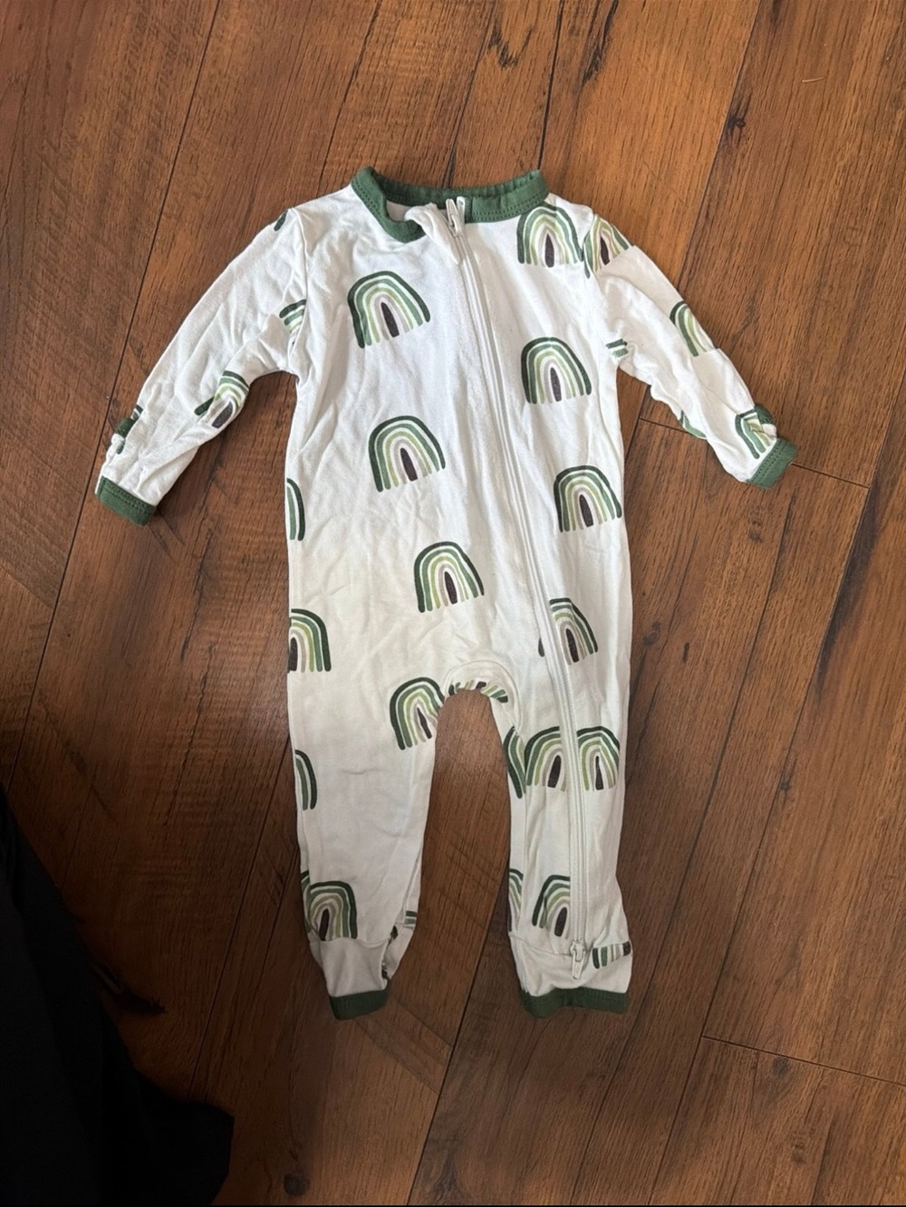 Kyte BABY White Footed One-Piece with Green Rainbow Print